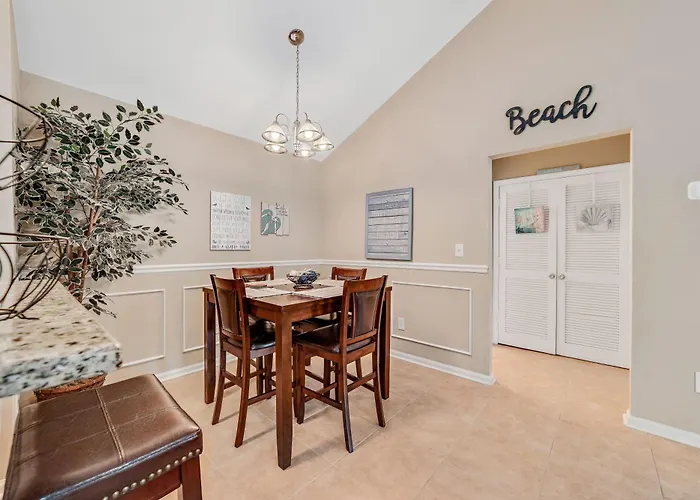Charming With Luxe Amenities Less Than 10 Minutes From The