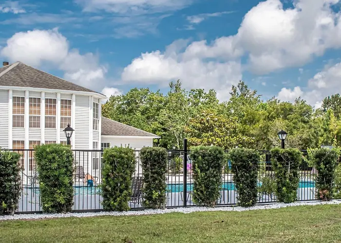 Holiday home Charming With Luxe Amenities Less Than 10 Minutes From The Gulf Shores