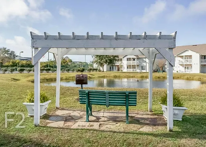 Charming With Luxe Amenities Less Than 10 Minutes From The *