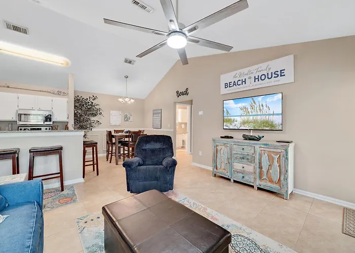 Charming With Luxe Amenities Less Than 10 Minutes From The