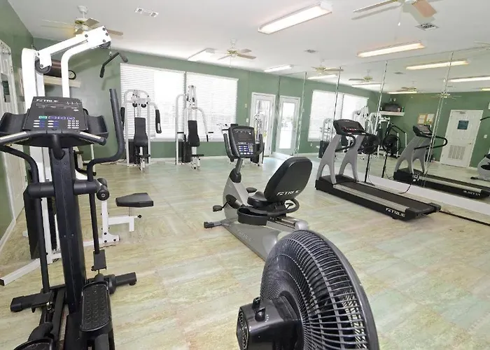 Charming With Luxe Amenities Less Than 10 Minutes From The Holiday home Gulf Shores