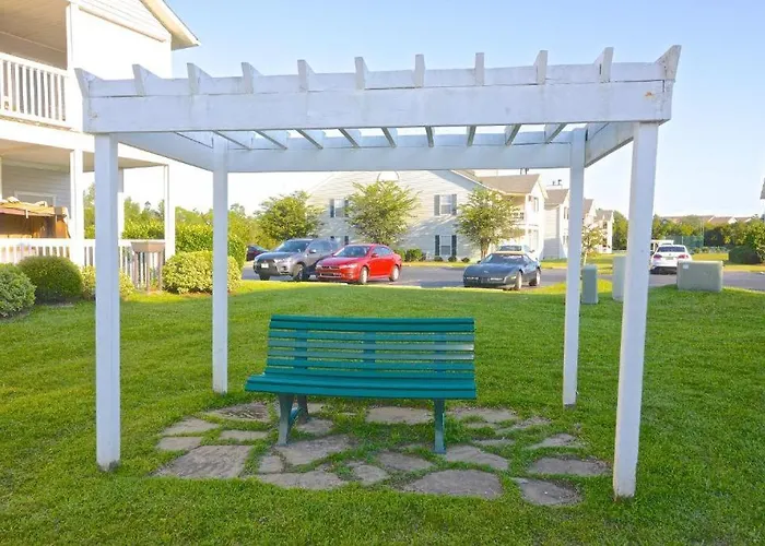 Charming With Luxe Amenities Less Than 10 Minutes From The *