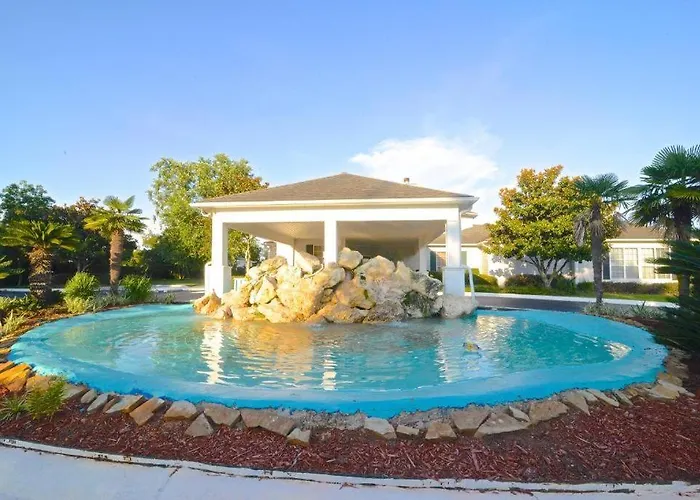 Holiday home Charming With Luxe Amenities Less Than 10 Minutes From The Gulf Shores